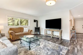 Riverfront Cottage Just Steps From Deschutes River - Image 3