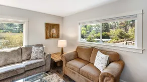 Riverfront Cottage Just Steps From Deschutes River - Image 5