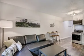 Top Floor Top End Downtown Remodel! Monthly Rates - Image 5