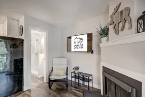 Top Floor Top End Downtown Remodel! Monthly Rates - Image 4