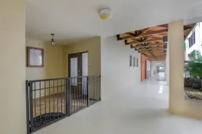 Lavish condo with courtyard view, gym, pool and spa - Image 2