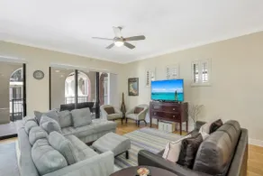 Lavish condo with courtyard view, gym, pool and spa - Image 5