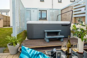 Wish You Were Here - Hot tub - Pet Friendly - 1km from beach - Image 2