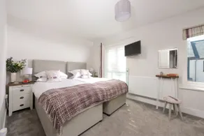 Wish You Were Here - Hot tub - Pet Friendly - 1km from beach - Image 5