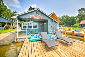 Kayaks & Dock: Lakefront Hot Springs Hideaway - Image 2