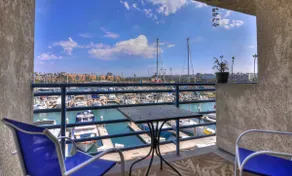 307B Freshly Decorated with Harbor Views - Image 2