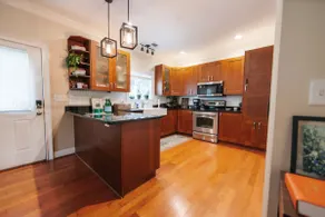Cozy Cottage - Walk to Campus, Stadium, Downtown - Image 3