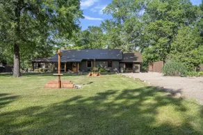 Waterfront 4 bedroom Cabin with Outdoor Amenities - Image 4