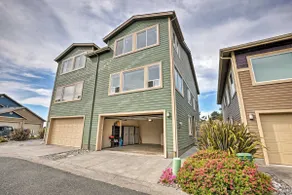 Gold Beach Townhome with Ocean Views & Sunroom! - Image 3