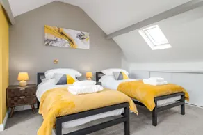 Host & Stay - Railman's Rest - Image 5