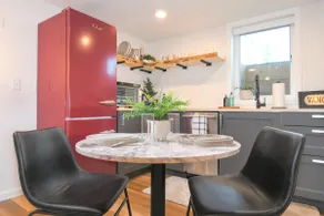 Bright and Modern Basement Apartment ✿ DT Neighborhood - Image 4
