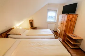 Double room for 2 guests with 12m² in Meppen (95954) - Image 3