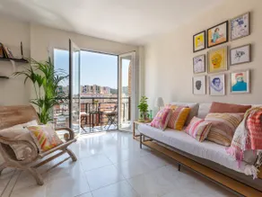 Two bedrooms, terrace and balcony in the center, with incredible views of Malaga - Image 2
