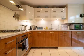 Host & Stay - Kingscote Townhouse - Image 2
