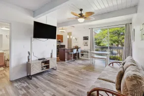 < 1 Mi to Beach + Town! Airy Kailua-Kona Condo - Image 4