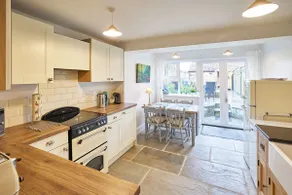 Host & Stay - Willow Cottage - Image 2