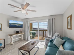 Island Place 105 Amazing Views w/ Waterfront Pool! - Image 4