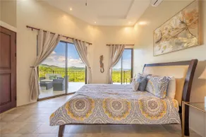 Casa de la Promesa, Luxurious Retreat with Pool - Image 5