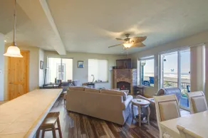 Quiet Waterfront Escape w/ Hot Tub & Beach Access! - Image 5