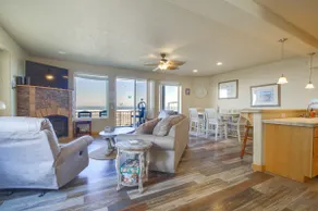 Quiet Waterfront Escape w/ Hot Tub & Beach Access! - Image 4