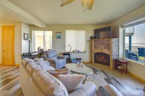Quiet Waterfront Escape w/ Hot Tub & Beach Access! - Image 3