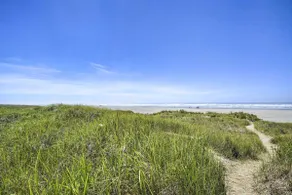 Coastal PNW Gem w/ Hot Tub - Walk to Beach! - Image 2
