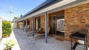 Pet Friendly / Stroll to the Beach - Image 4