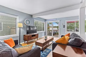 4 BR 2 BA Peaceful Getaway Year Round on Park Lake - Image 2