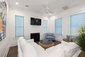 Gorgeous 4 bed/3.5 bath Home with Private Pool - Image 5