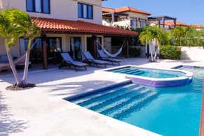Luxury Home with Private Pool in Aruba - Image 4