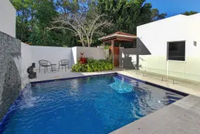 Luxury Lakeside Villa - Image 2