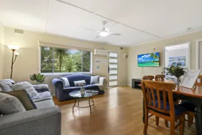 Perfect Lake Getaway · 2-Bed Metung Flat (4) - Image 2
