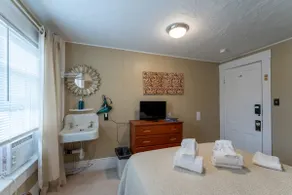Room 12 (3rd Floor with Shared Bathroom) - Image 2