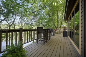 Viney's on the River ~ Waterfront Couple's Retreat - Image 5