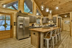 Luxury Creekside~ Hot Tub | Game Room | Fire Pit | Sleeps 8 - Image 4