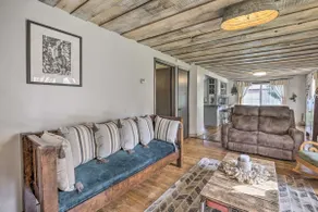 Eclectic Ladysmith Hideaway: Hike and Hunt! - Image 5