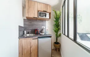 Parisian flat with Eiffel Tower view - Image 5
