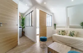 Parisian flat with Eiffel Tower view - Image 2