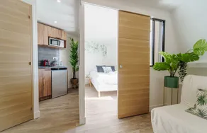 Parisian flat with Eiffel Tower view - Image 4