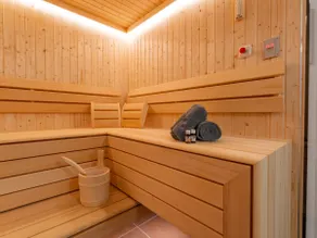 Luxury chalet with private garden and sauna - Image 3