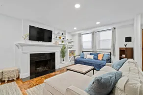 Lincoln Park Hideaway - 5 Min Walk to the Park! - Image 2