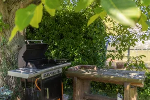 Cozy Home with Private Garden - Happy Rentals - Image 2