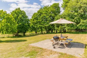 Secluded 3 bed cottage in private parkland - Image 3