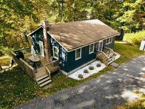 Little Blue Cabin: Summer Fun near Hudson - Image 3