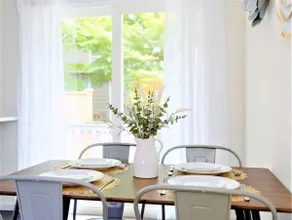 Blue Apt. #B |Stylish & Private 2BR |North Seattle - Image 5