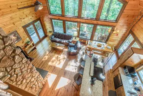 LUXURY SECLUDED LOG CABIN | POOL TABLE | HOT TUB - Image 4