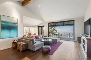 Luxury 3BR Hillside Retreat wAC Panoramic View - Image 2