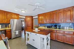 5 Bedroom Cozy New England home - Cobb Meadow House - Image 3