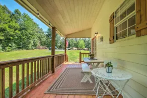 Stylish Fort Payne Retreat: Hike & Rock Climb - Image 3