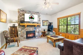 Cozy 2BR + Loft Cabin near Shopping and Shows - Image 4